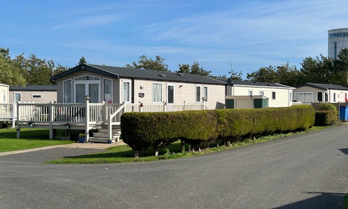 Skegness Cabin | Skegness - Butlins Site -3Bed Caravan -PetFriendly