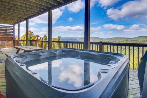 Wolf Laurel House | Ski and Hike Mars Hill Mountaintop Cabin with Views