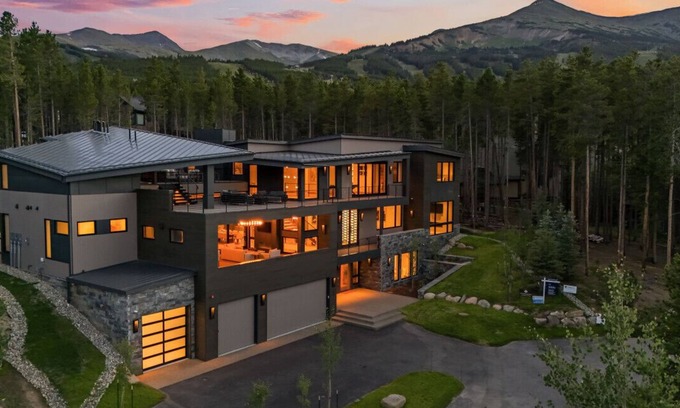 Boulder Ridge House | Ski-in, Luxury, Long-Term Rental