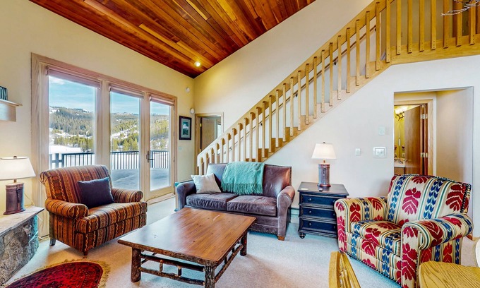Big Horn Condo | Ski-in/out condo near Lake Levinsky with balcony, ski & mountain views
