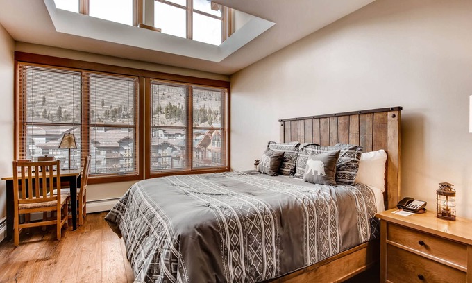 Copper Mountain Condo | Ski-in/out Copper One Lodge Penthouse Hotel Style Condo w/Hot Tub