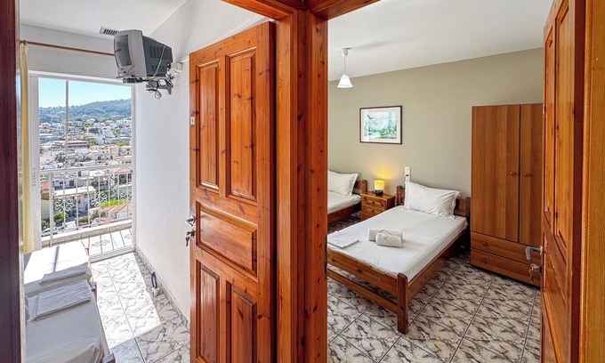 Skiathos Hotel | Skiathos Platis House