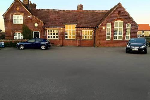 Bodham House | Skool House Retreat - 5 bedroom option