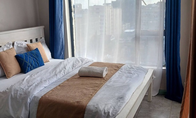 Embakasi House | Sky Pearl Airport Stay- WiFi, Netflix, Parking & Views