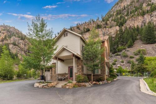 Ouray House | Sky Rocket #1