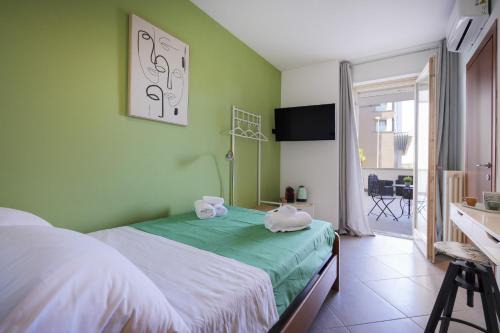 Municipio 5 Apartment | SkyGate Green – Airport Terrace Suite