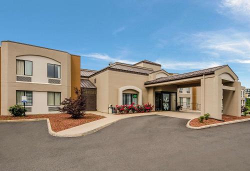 Cave Spring Hotel | Sleep Inn Tanglewood