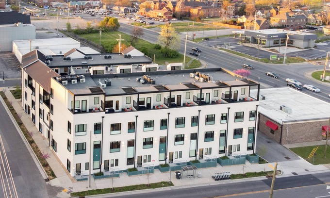 Buena Vista House | Sleeps 236 | Entire Nashville Hotel | The Conway