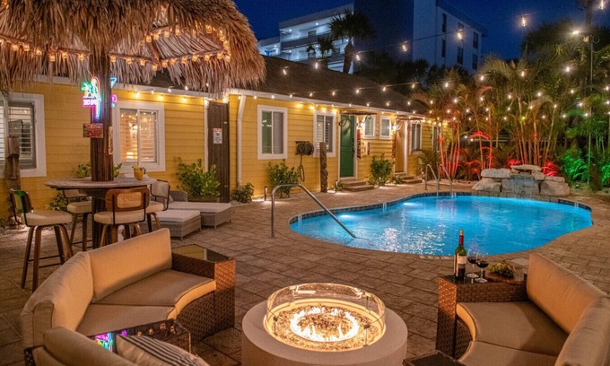 Madeira Beach Apartment | Sleeps 24! Steps to the Beach! Outdoor Pool Entire Resort