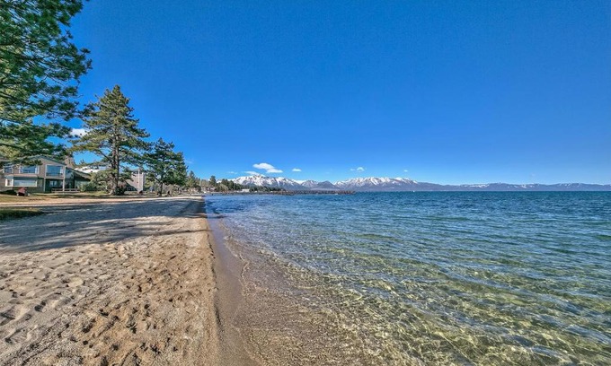 South Lake Tahoe House | Slt Home Private Beach, Pool & Heavenly Ski Resort Townhouse