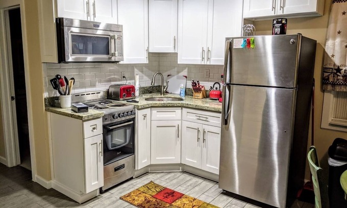 Lake Ridge Apartment | Small 2BR/Fully Equipped Kitchen/Parking