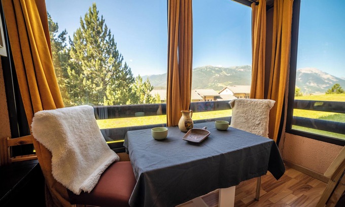 Barcelonnette Apartment | Small cocoon facing south with a view - Lesclesdenicole