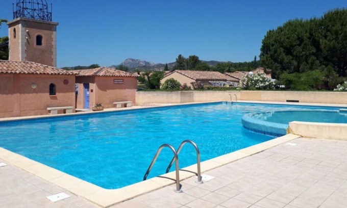 Eyguieres House | Small house in Provence with swimming pool