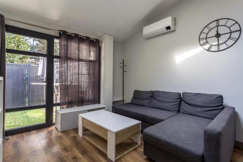 Perralliere Apartment | Smartstay Louis Mille - Gratte-Ciel