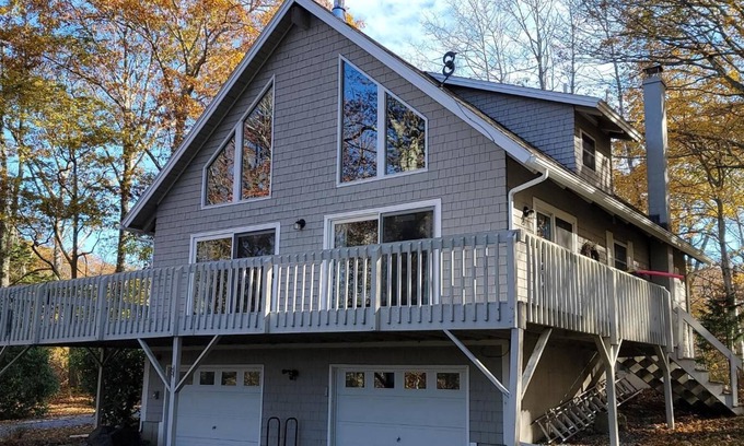 East Boothbay House | SMUGGLER`S COVE LOOKOUT | 2 Bed, 2 Bath