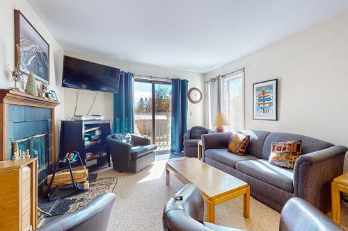 West Dover Apartment | Snow Mountain Village 13A