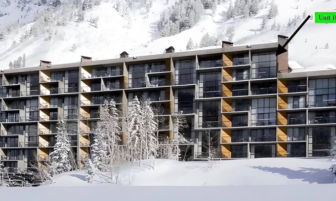 Salt Lake Mountain Resorts Resort | SnowBird Slopeside 10th Floor 2 Story Loft @ the Iron Blosam;nSki In - Relax Out