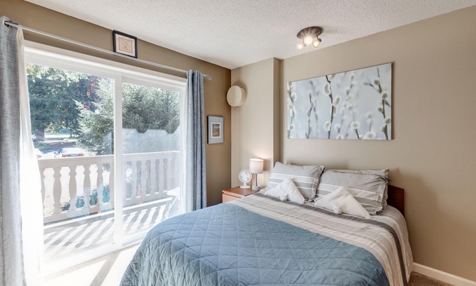 Glacier Condo | Snowline Lodge Condo #37 - Cute Condo - Sleeps 2