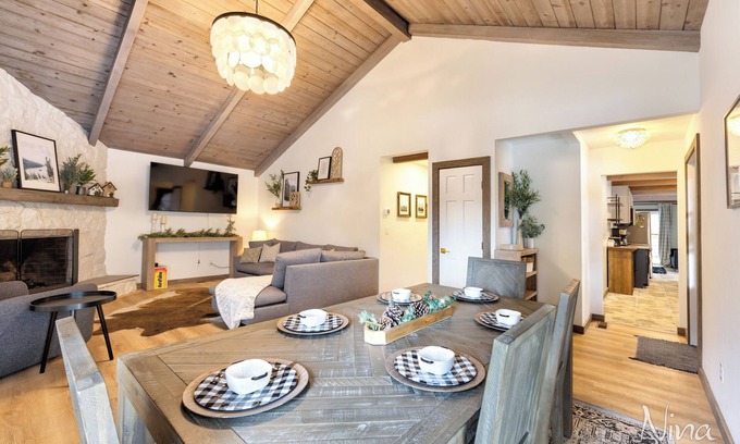 Brockway House | Snowy Pines Cabin