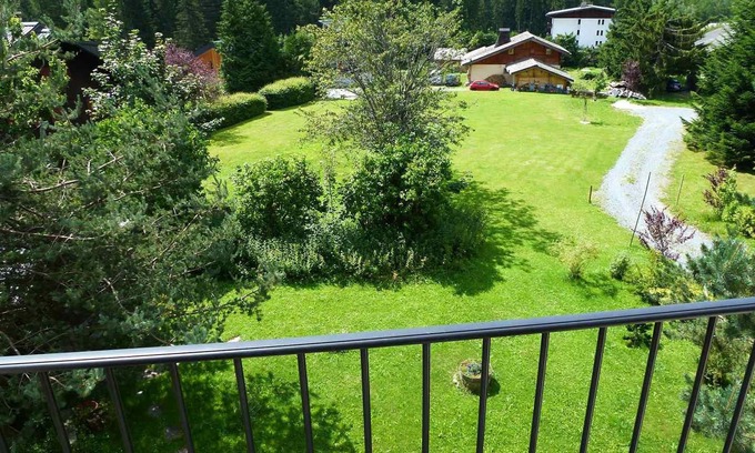 Argentiere Apartment | Snug apartment in Chamonix-Mont-Blanc with balcony