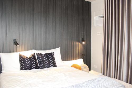 Cebu House | Snug Plug