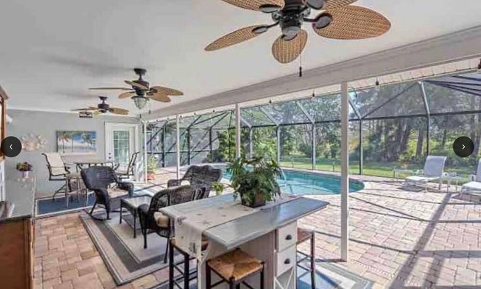 Laurel House | Solar Powered Home & Tropical Pool Lanai Paradise