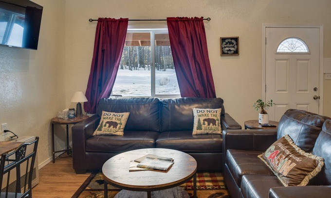 Kalifornsky Cabin | Soldotna Vacation Rental ~ 8 Mi to Kenai River!