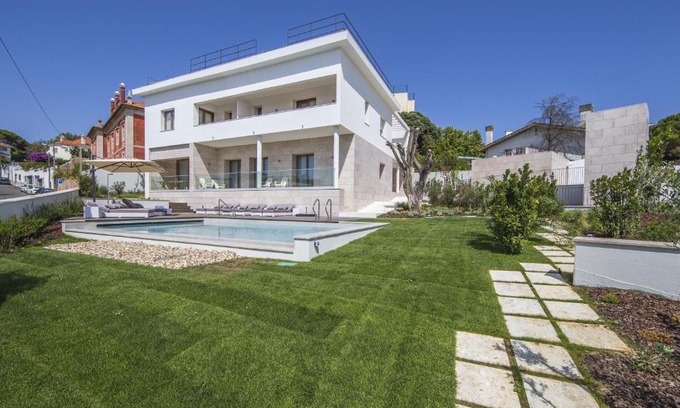 Estoril House | Somewhere - Estoril Guesthouse