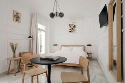 Huertas Apartment | Sonder by Marriott Bonvoy Santa Ana Apartments Las Letras