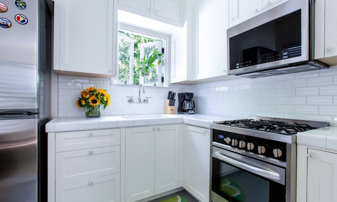 Downtown San Diego Apartment | Sonder The Bungalows