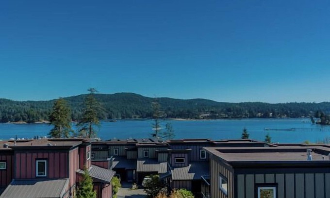 Sooke Condo | Sooke Harbour Resort Ocean Oasis
