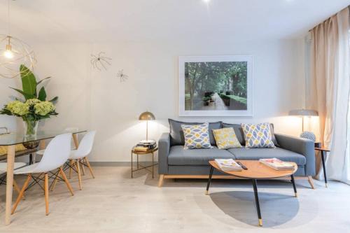 Barrio de La Latina Apartment | Sophisticated brand new flat