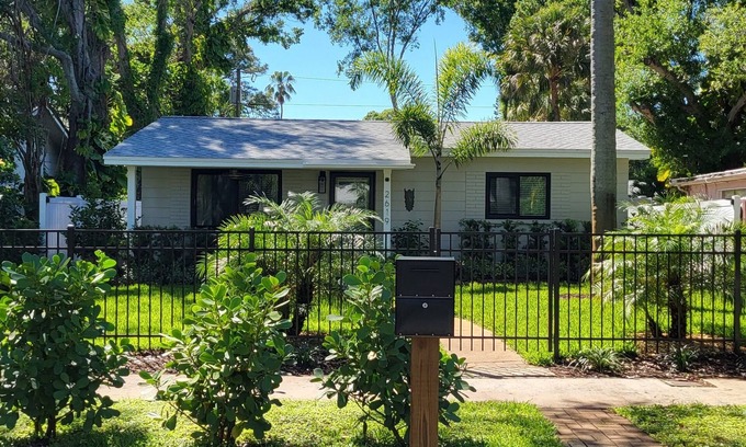 Bayview House | Sophisticated charm in St Petersburg, FL