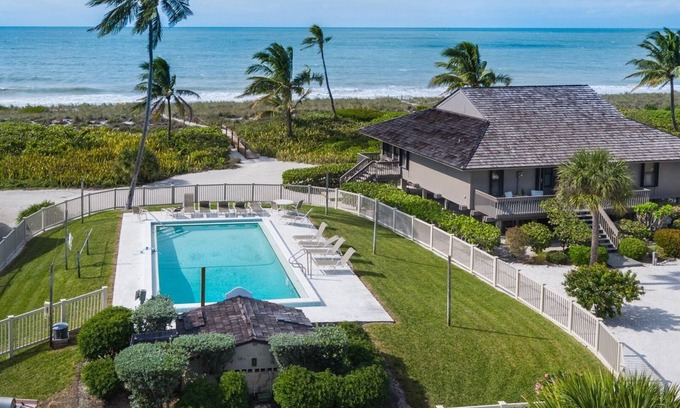 Captiva House | South Seas Beach House 29 Captiva Island beach view resort home