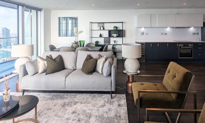 Southampton Apartment | Southampton Waterside by Charles Hope
