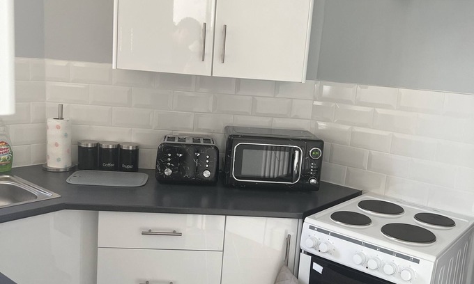 Herne Bay Apartment | Spacious 1-bed Apartment in the Heart of Herne Bay