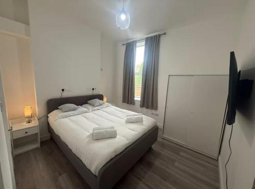 Fulham Broadway Apartment | Spacious 2 Bedroom Flat In Heart of London!
