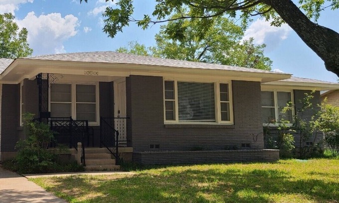 Temple Apartment | Spacious 2BR Duplex | Near Baylor Scott & White