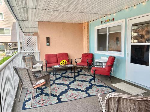North Ocean City House | Spacious 3-Bedroom Ocean Block Condo in North Ocean City Steps to the Beach