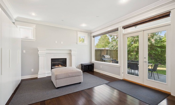 District of North Vancouver House | Spacious 3-Story North Vancouver Home: 4 Bedrooms, Gym, Ideal for Families