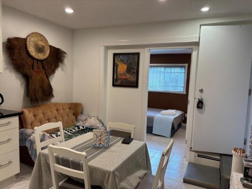 Hastings House | Spacious 3BR with Full Kitchen a n dFast Wi-Fi