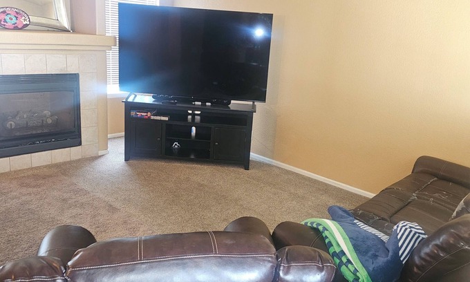 Northglenn House | Spacious 4-bedroom house in charming Northglenn with AC and Heat