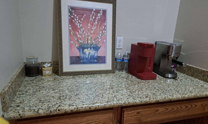 OST - South Union House | Spacious 4-bedroom house in Central Houston