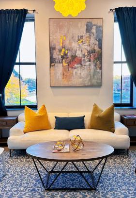 Downtown Apartment | Spacious 4BR Apt, Sleeps 8, Downtown by Theaters