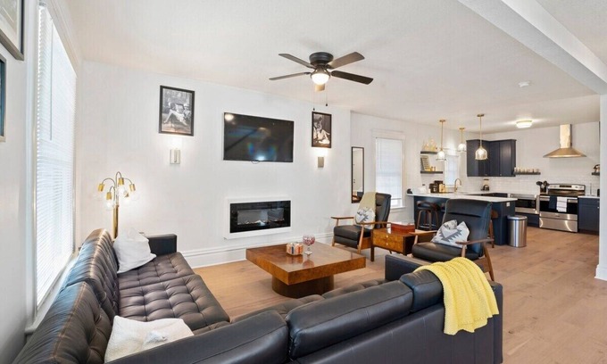 Southmoreland House | Spacious 4BR Home|Great for Families|Walkable|Wifi