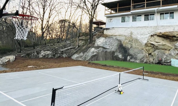 Candler House | Spacious 5-bedroom property w/ pickleball, basketball, hot tub, mtn views