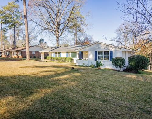 Augusta House | Spacious 5BR Home - Fireplace - 7 Min Augusta Natl