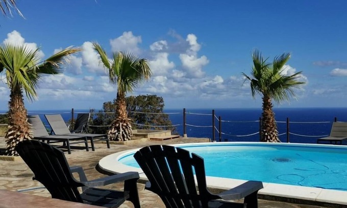 Kamma Apartment | Spacious apartment in villa with pool