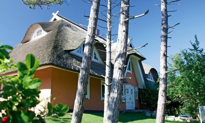 Ostseebad Ahrenshoop Apartment | Spacious basement apartment near the beach