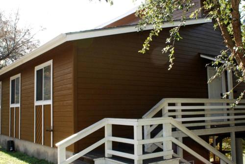 New Braunfels House | Spacious Cabin Rental Overlooking the Guadalupe River near Austin, Texas